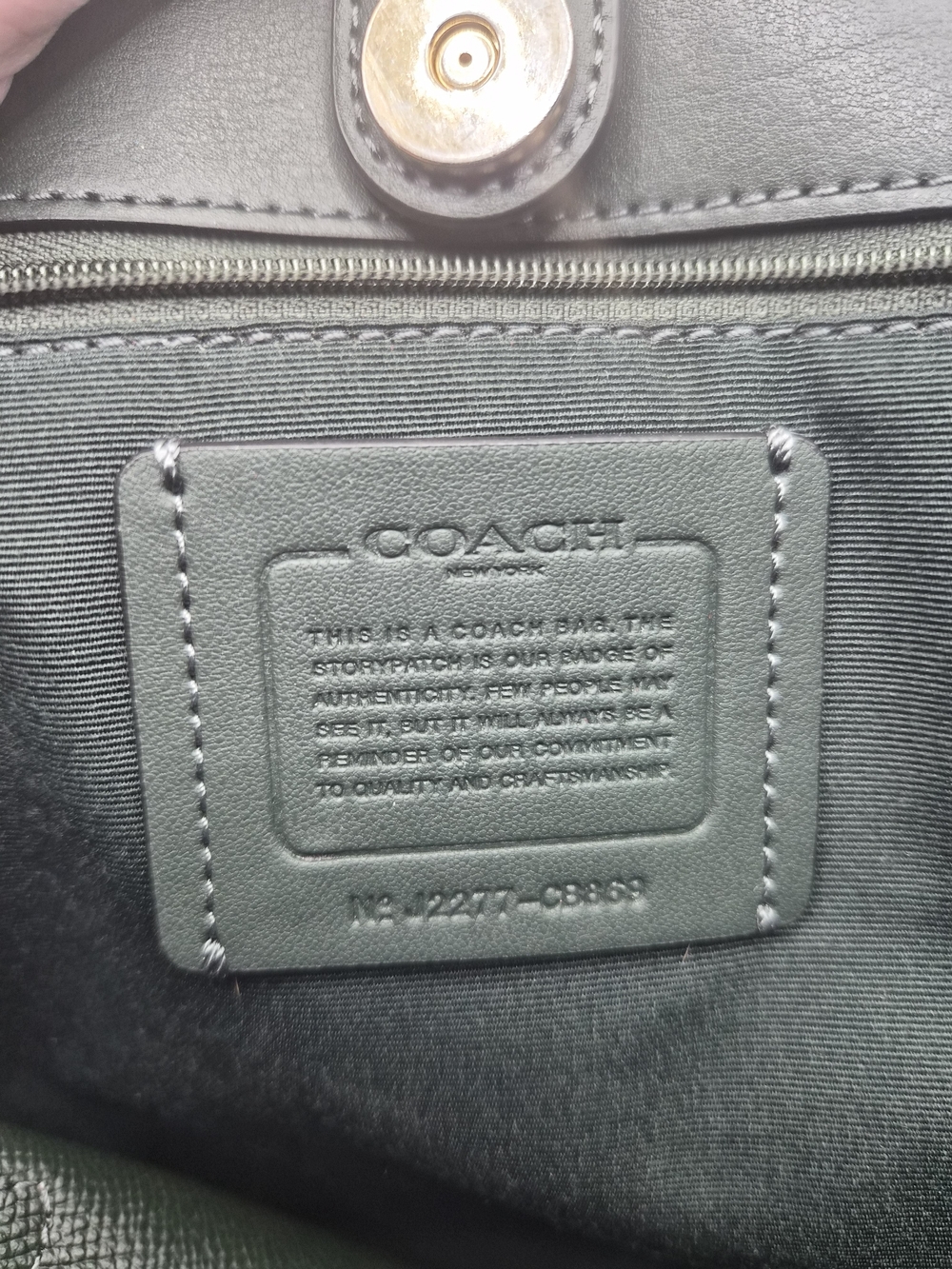 ✨ Authentic Coach Varsity Logo Signature Tote ✨ - Picture 7 of 12